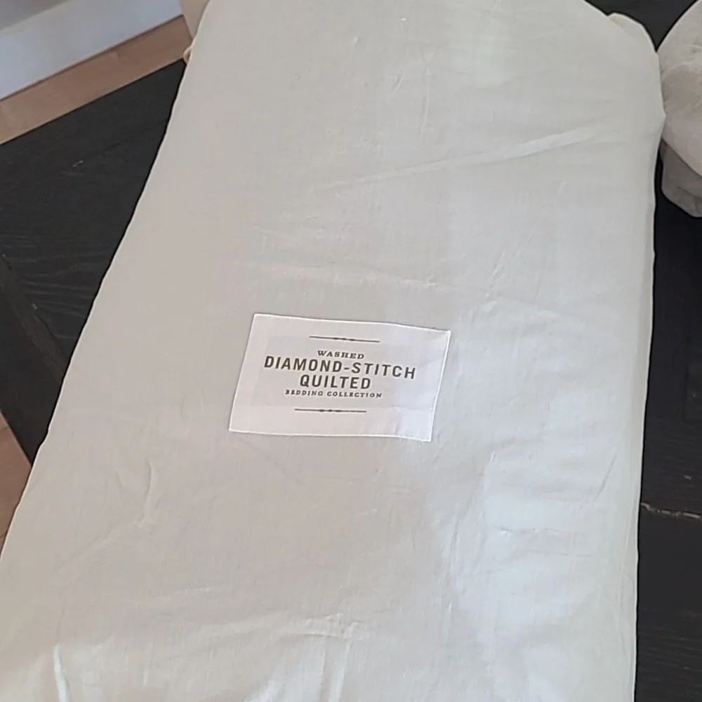 Restoration Hardware Baby & Child Vintage Washed Diamond-Stitched Quilt